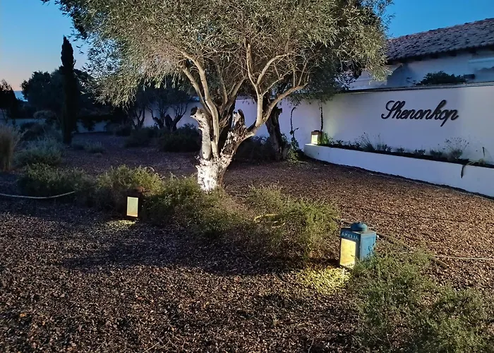 Shenonkop Rural Hotel 4*